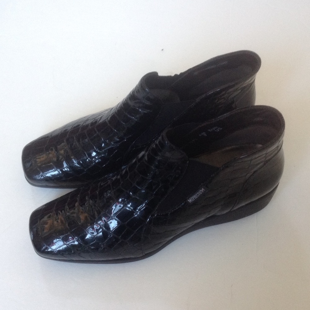 MEPHISTO  SHOES or Booties Patent Black SZ7